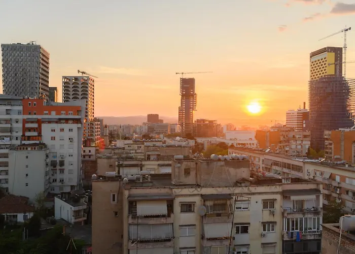 Terrace Cityscape 2 شقة تيرانا